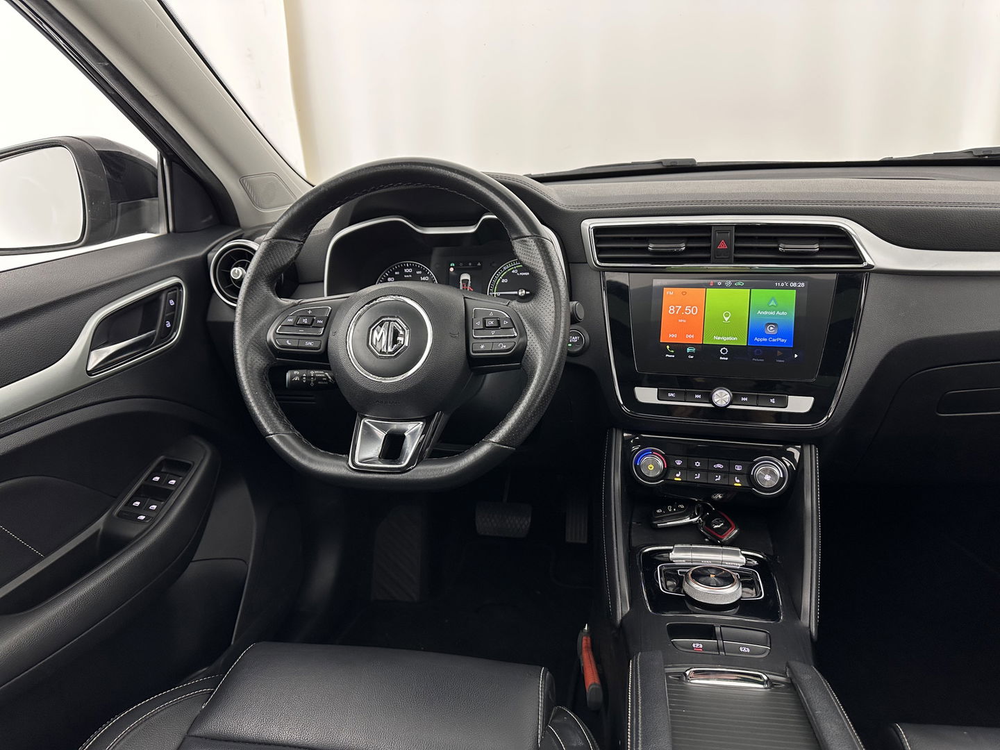 MG ZS EV Luxury 45 kWh {SOH-90%} (INCL-BTW) Aut. *PANO | LEATHER | CCS-FASTLOADER | KEYLESS | NAVI-FULLMAP | ADAPTIVE-CRUISE | CAMERA | HEATED-SPORTSEATS | CARPLAY | BLINDSPOT | DAB | LANE-ASSIST | 17''ALU*