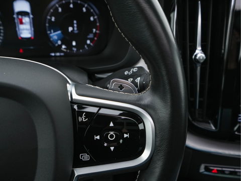 Volvo XC60 2.0 B5 Business Pro R-Design (INCL.BTW) Aut. *PANO | LUXURY-LEATHER | FULL-LEATHER | MEMORY-PACK | HEATED-SPORTSEATS | CAMERA | NAVI-FULLMAP | SHIFT-PADDLES | PRIVACY-GLASS | AIR-SUSPENSION | ECC | PDC | CRUISE | 19''ALU
