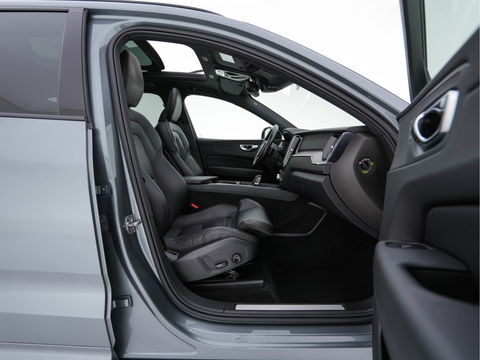 Volvo XC60 2.0 B5 Business Pro R-Design (INCL.BTW) Aut. *PANO | LUXURY-LEATHER | FULL-LEATHER | MEMORY-PACK | HEATED-SPORTSEATS | CAMERA | NAVI-FULLMAP | SHIFT-PADDLES | PRIVACY-GLASS | AIR-SUSPENSION | ECC | PDC | CRUISE | 19''ALU