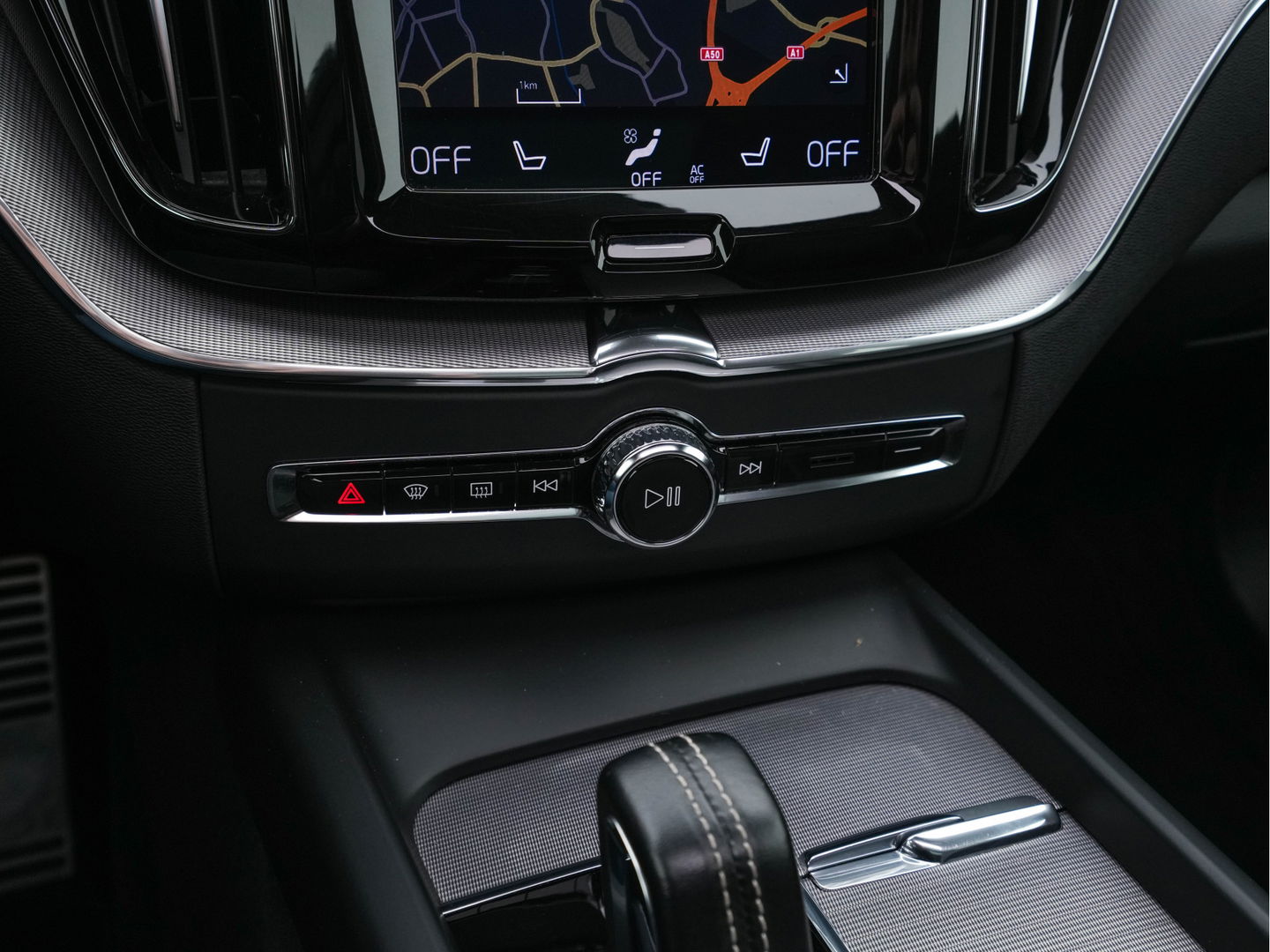 Volvo XC60 2.0 B5 Business Pro R-Design (INCL.BTW) Aut. *PANO | LUXURY-LEATHER | FULL-LEATHER | MEMORY-PACK | HEATED-SPORTSEATS | CAMERA | NAVI-FULLMAP | SHIFT-PADDLES | PRIVACY-GLASS | AIR-SUSPENSION | ECC | PDC | CRUISE | 19''ALU