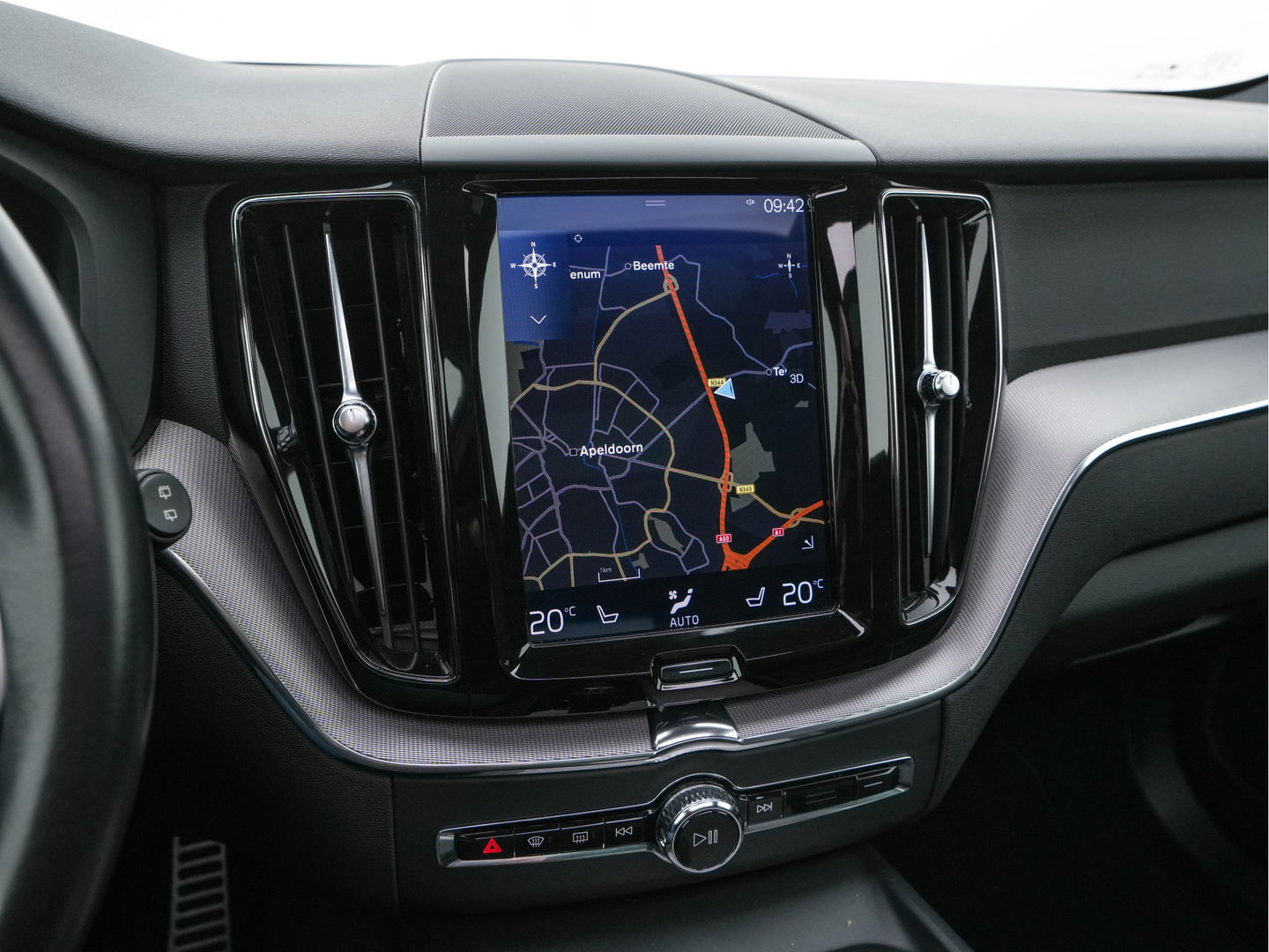 Volvo XC60 2.0 B5 Business Pro R-Design (INCL.BTW) Aut. *PANO | LUXURY-LEATHER | FULL-LEATHER | MEMORY-PACK | HEATED-SPORTSEATS | CAMERA | NAVI-FULLMAP | SHIFT-PADDLES | PRIVACY-GLASS | AIR-SUSPENSION | ECC | PDC | CRUISE | 19''ALU