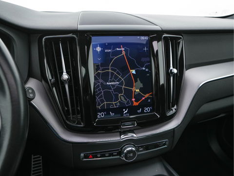 Volvo XC60 2.0 B5 Business Pro R-Design (INCL.BTW) Aut. *PANO | LUXURY-LEATHER | FULL-LEATHER | MEMORY-PACK | HEATED-SPORTSEATS | CAMERA | NAVI-FULLMAP | SHIFT-PADDLES | PRIVACY-GLASS | AIR-SUSPENSION | ECC | PDC | CRUISE | 19''ALU