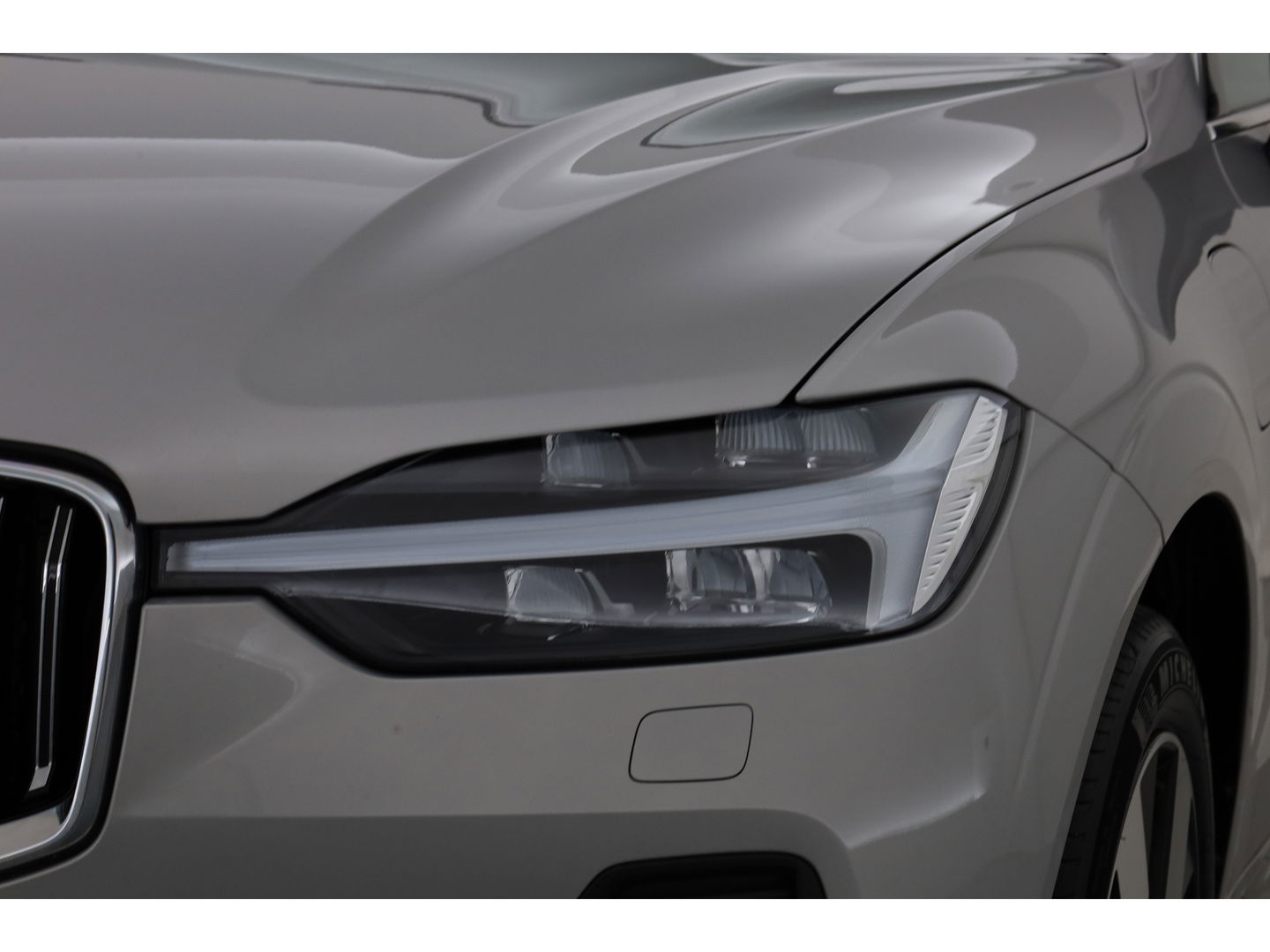 Volvo XC60 2.0 T6 Plug-in hybrid AWD Plus Bright | SOH 99.5 % | Long Range | Leer | ACC | Stoel + stuurverw. | 20 inch | camera |