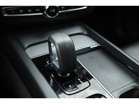 Volvo XC60 2.0 T6 Plug-in hybrid AWD Plus Bright | SOH 99.5 % | Long Range | Leer | ACC | Stoel + stuurverw. | 20 inch | camera |