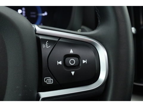 Volvo XC60 2.0 T6 Plug-in hybrid AWD Plus Bright | SOH 99.5 % | Long Range | Leer | ACC | Stoel + stuurverw. | 20 inch | camera |