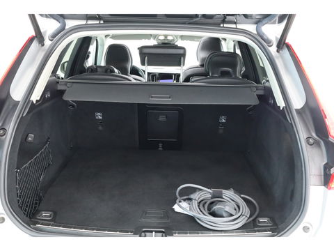 Volvo XC60 2.0 T6 Plug-in hybrid AWD Plus Bright | SOH 99.5 % | Long Range | Leer | ACC | Stoel + stuurverw. | 20 inch | camera |