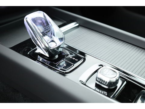 Volvo XC60 T6 Plug-in hybrid Plus Black Edition | Facelift | Pano | Harman Kardon | Memory Seats | 360cam | Blis | Pilot Assist | 21''