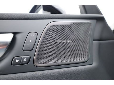 Volvo XC60 T6 Plug-in hybrid Plus Black Edition | Facelift | Pano | Harman Kardon | Memory Seats | 360cam | Blis | Pilot Assist | 21''