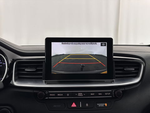 Kia ProCeed 1.0 T-GDI GT-Line (INCL-BTW) *PANO | LEATHER-ALCANTARA  | FULL-LED | SPORTSEATS | NAVI-FULLMAP | CAMERA | ECC | PRIVACYGLASS | LANE-ASSIST | DAB+ | CARPLAY | PDC | KEYLESS | CRUISE | TOWBAR | 17''ALU*