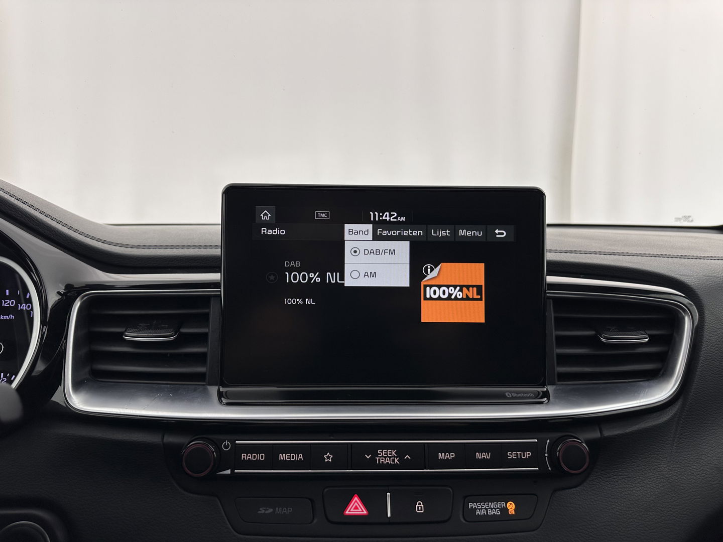 Kia ProCeed 1.0 T-GDI GT-Line (INCL-BTW) *PANO | LEATHER-ALCANTARA  | FULL-LED | SPORTSEATS | NAVI-FULLMAP | CAMERA | ECC | PRIVACYGLASS | LANE-ASSIST | DAB+ | CARPLAY | PDC | KEYLESS | CRUISE | TOWBAR | 17''ALU*