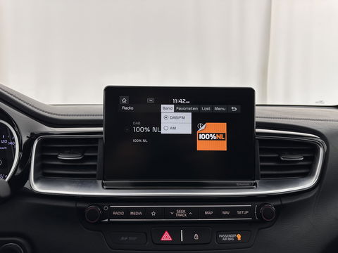 Kia ProCeed 1.0 T-GDI GT-Line (INCL-BTW) *PANO | LEATHER-ALCANTARA  | FULL-LED | SPORTSEATS | NAVI-FULLMAP | CAMERA | ECC | PRIVACYGLASS | LANE-ASSIST | DAB+ | CARPLAY | PDC | KEYLESS | CRUISE | TOWBAR | 17''ALU*