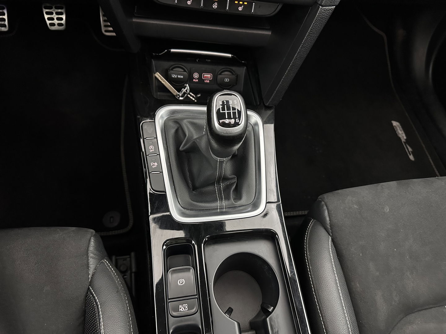 Kia ProCeed 1.0 T-GDI GT-Line (INCL-BTW) *PANO | LEATHER-ALCANTARA  | FULL-LED | SPORTSEATS | NAVI-FULLMAP | CAMERA | ECC | PRIVACYGLASS | LANE-ASSIST | DAB+ | CARPLAY | PDC | KEYLESS | CRUISE | TOWBAR | 17''ALU*