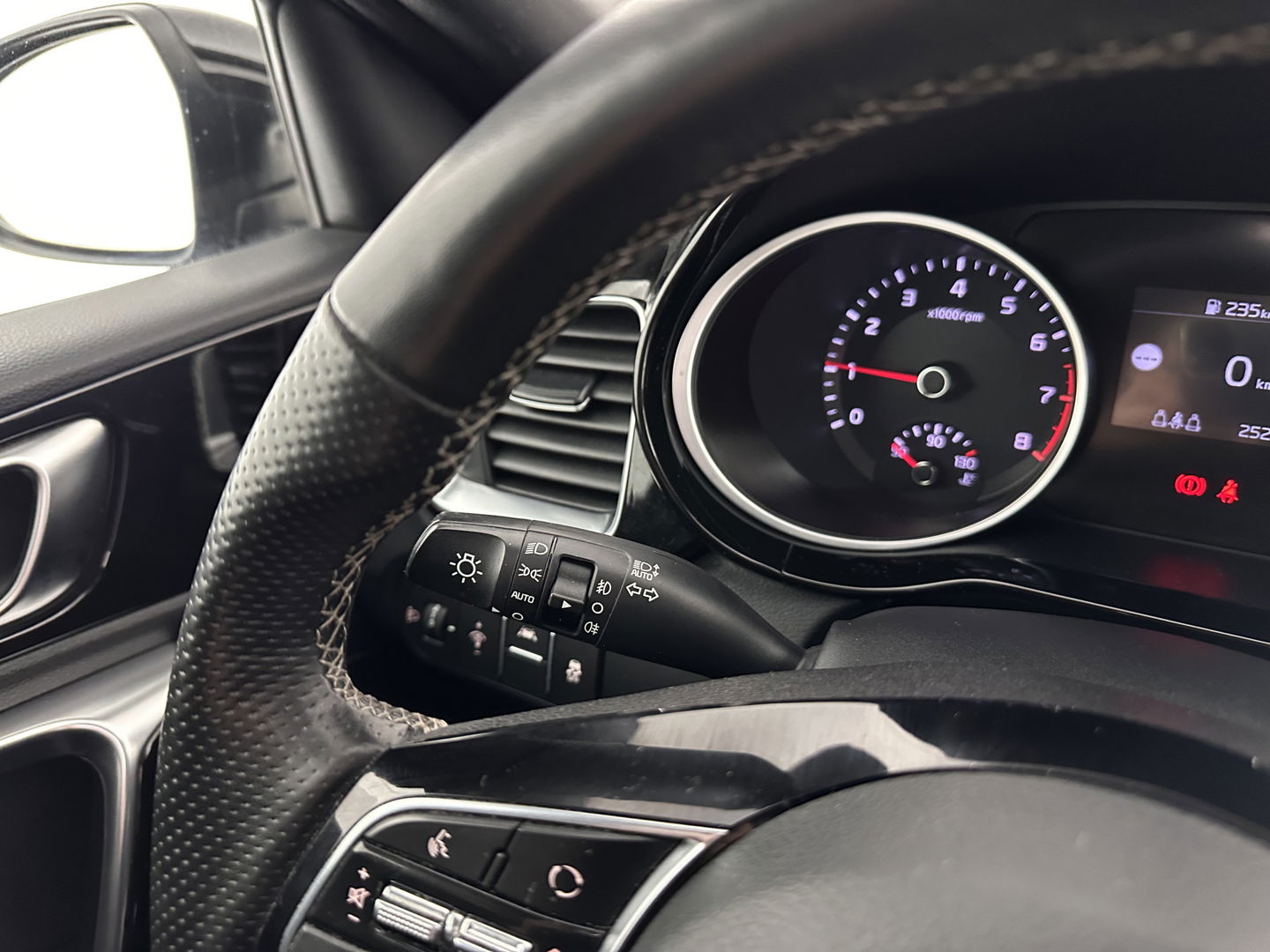 Kia ProCeed 1.0 T-GDI GT-Line (INCL-BTW) *PANO | LEATHER-ALCANTARA  | FULL-LED | SPORTSEATS | NAVI-FULLMAP | CAMERA | ECC | PRIVACYGLASS | LANE-ASSIST | DAB+ | CARPLAY | PDC | KEYLESS | CRUISE | TOWBAR | 17''ALU*