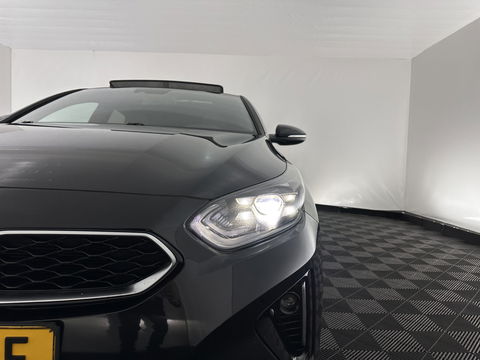 Kia ProCeed 1.0 T-GDI GT-Line (INCL-BTW) *PANO | LEATHER-ALCANTARA  | FULL-LED | SPORTSEATS | NAVI-FULLMAP | CAMERA | ECC | PRIVACYGLASS | LANE-ASSIST | DAB+ | CARPLAY | PDC | KEYLESS | CRUISE | TOWBAR | 17''ALU*