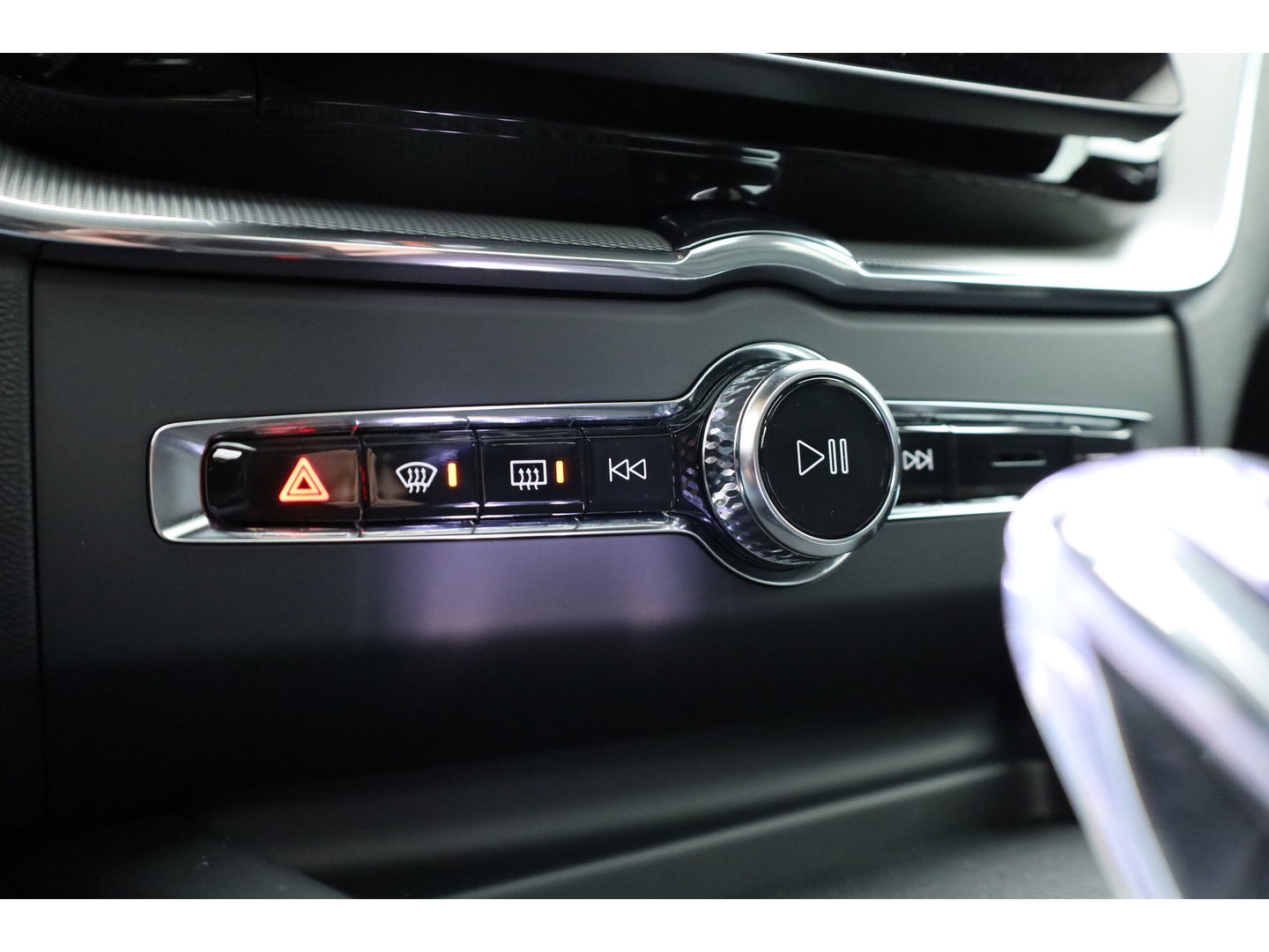 Volvo XC60 T6 Plug-in hybrid Plus Black Edition | Facelift | Pano | Harman Kardon | Memory Seats | 360cam | Blis | Pilot Assist | 21''