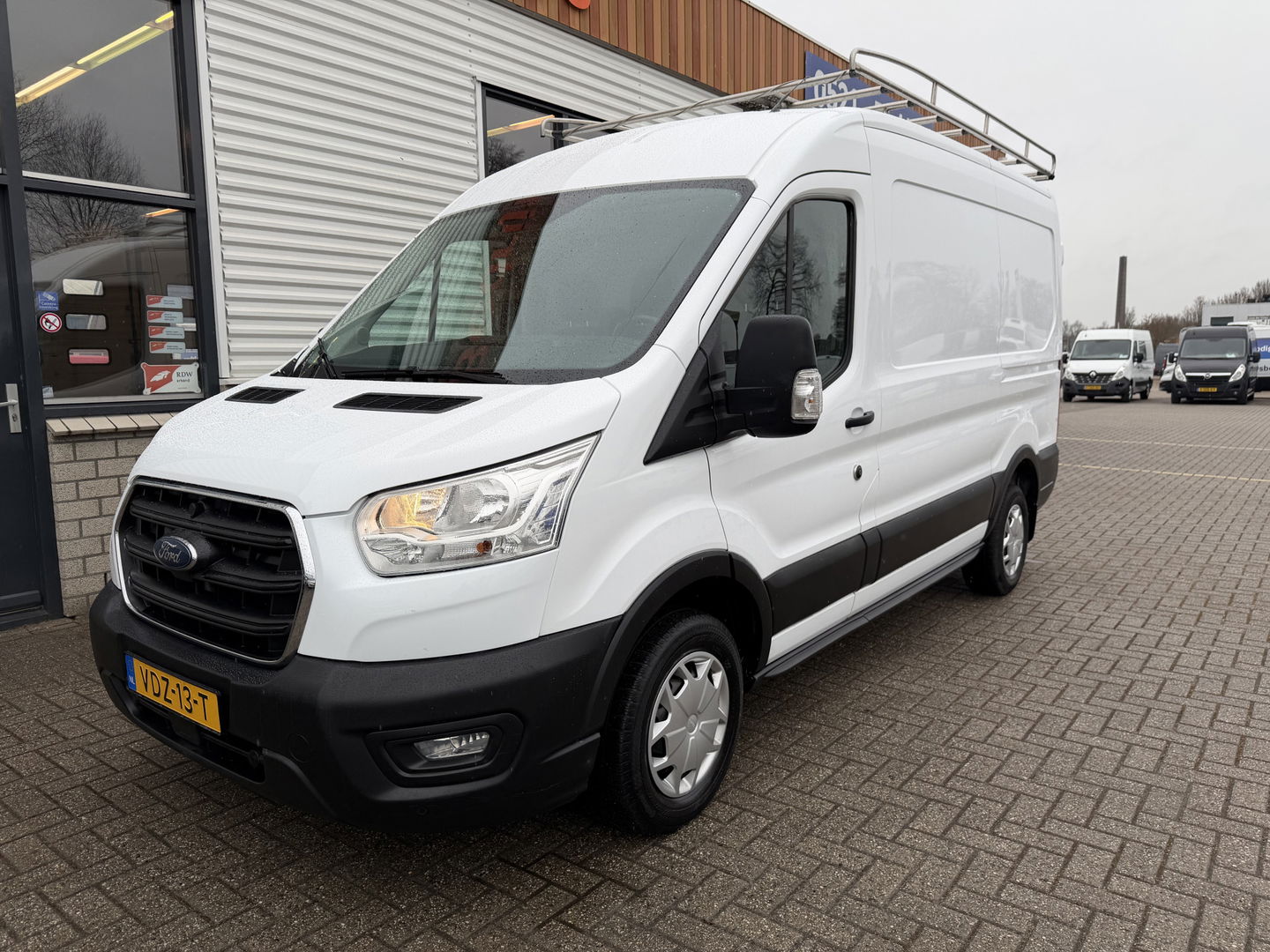Ford Transit 310 2.0 TDCI L2H2 Trend / vaste prijs rijklaar € 18.950 ex btw / euro 6 / bpm vrij / lease vanaf € 319 / imperial + trap / airco / cruise / pdc voor en achter / trekhaak 2450 kg