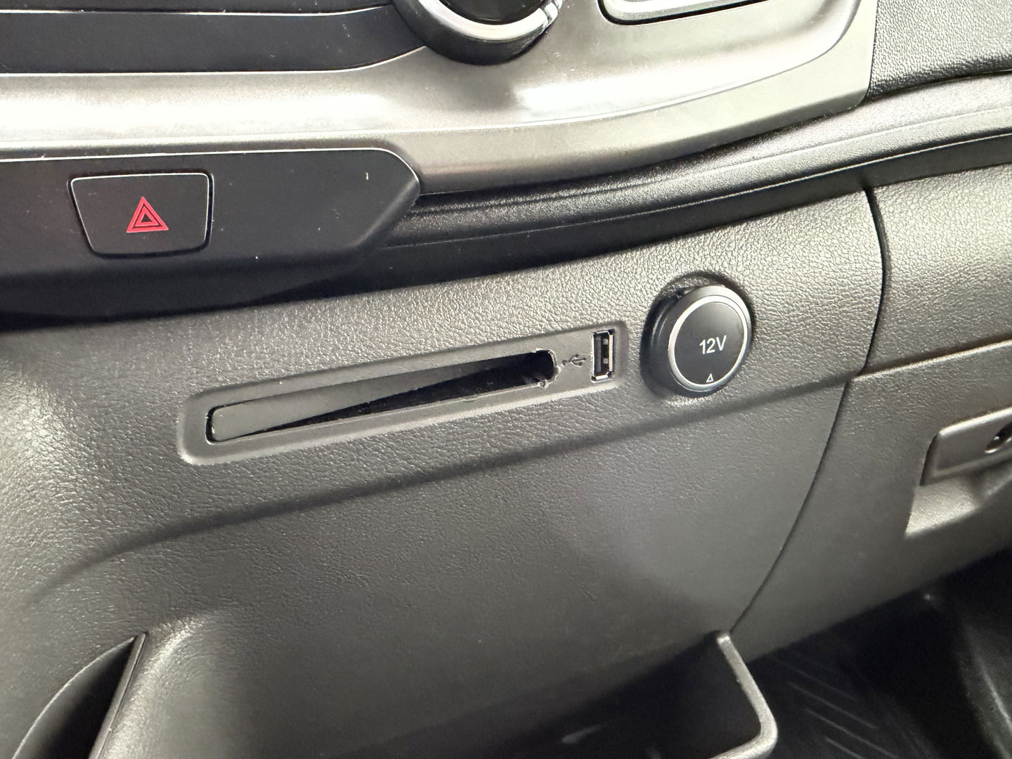 Ford Transit 310 2.0 TDCI L2H2 Trend / vaste prijs rijklaar € 18.950 ex btw / euro 6 / bpm vrij / lease vanaf € 319 / imperial + trap / airco / cruise / pdc voor en achter / trekhaak 2450 kg