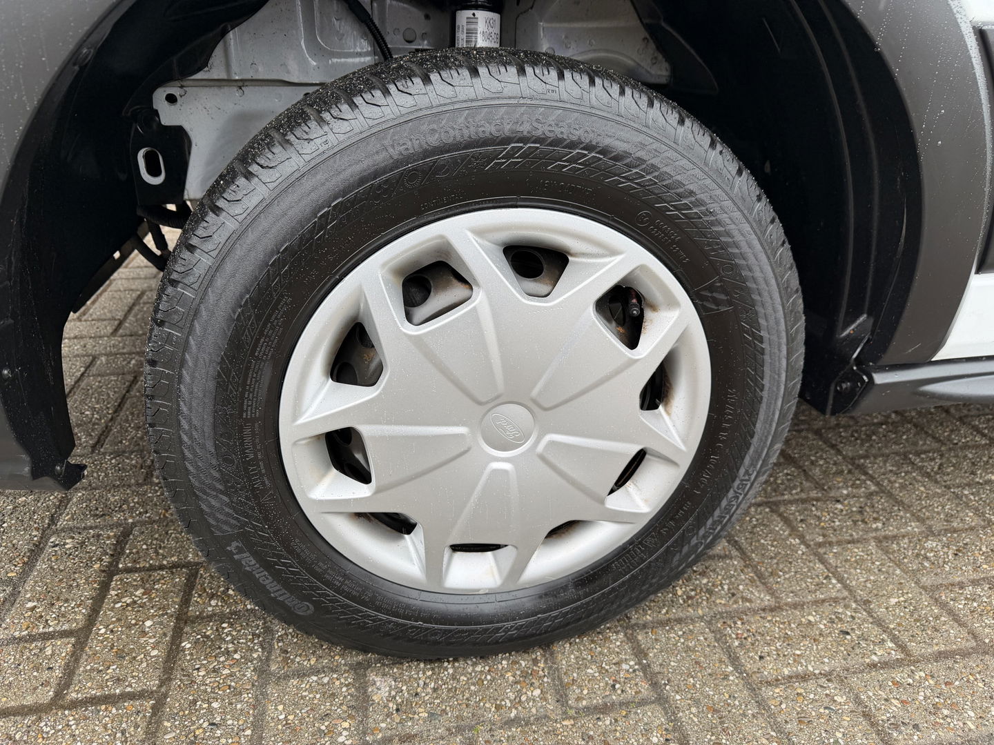 Ford Transit 310 2.0 TDCI L2H2 Trend / vaste prijs rijklaar € 18.950 ex btw / euro 6 / bpm vrij / lease vanaf € 319 / imperial + trap / airco / cruise / pdc voor en achter / trekhaak 2450 kg