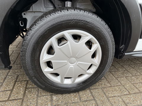 Ford Transit 310 2.0 TDCI L2H2 Trend / vaste prijs rijklaar € 18.950 ex btw / euro 6 / bpm vrij / lease vanaf € 319 / imperial + trap / airco / cruise / pdc voor en achter / trekhaak 2450 kg