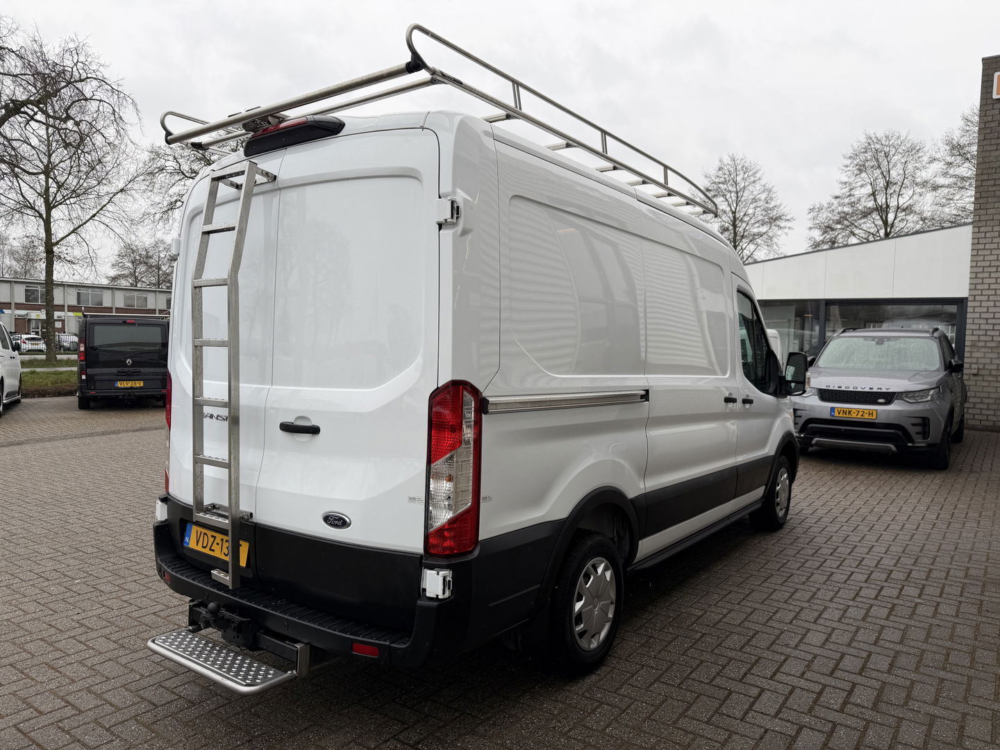 Ford Transit 310 2.0 TDCI L2H2 Trend / vaste prijs rijklaar € 18.950 ex btw / euro 6 / bpm vrij / lease vanaf € 319 / imperial + trap / airco / cruise / pdc voor en achter / trekhaak 2450 kg