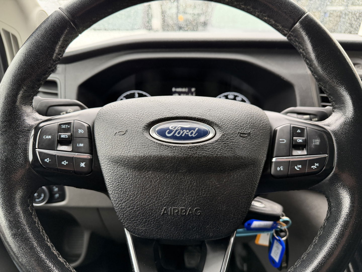 Ford Transit 310 2.0 TDCI L2H2 Trend / vaste prijs rijklaar € 18.950 ex btw / euro 6 / bpm vrij / lease vanaf € 319 / imperial + trap / airco / cruise / pdc voor en achter / trekhaak 2450 kg