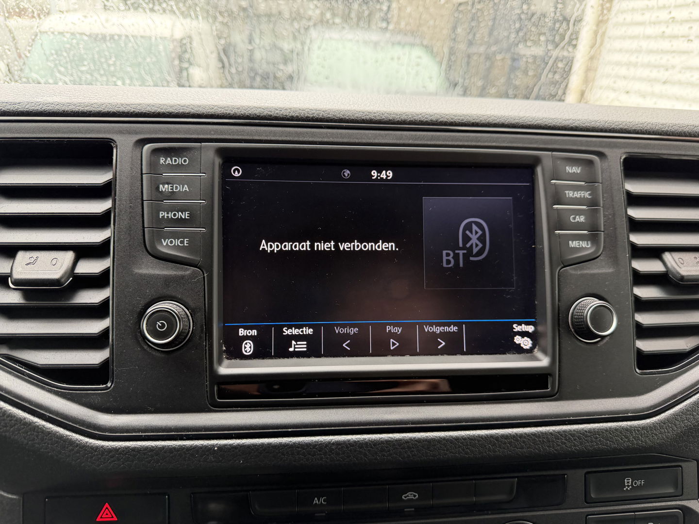 Volkswagen Crafter 35 2.0 TDI L3H2 Comfortline ( voorheen L2H1 ) / vaste prijs rijklaar € 17.950 ex btw / euro 6 / bpm vrij / lease vanaf € 302 / zilver metallic / airco / cruise / navigatie !