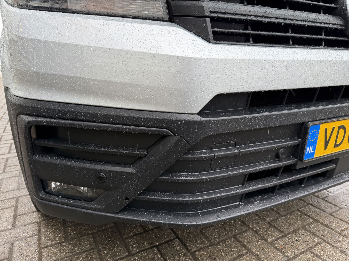 Volkswagen Crafter 35 2.0 TDI L3H2 Comfortline ( voorheen L2H1 ) / vaste prijs rijklaar € 17.950 ex btw / euro 6 / bpm vrij / lease vanaf € 302 / zilver metallic / airco / cruise / navigatie !