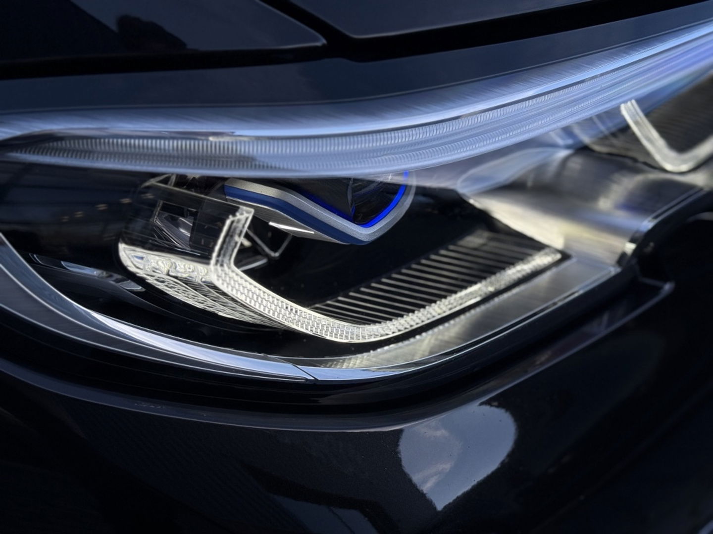 BMW 3-serie 330e 292PK / High Executive / Individual / Luxury Line