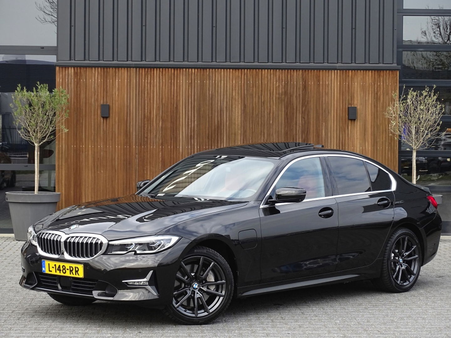 BMW 3-serie 330e 292PK / High Executive / Individual / Luxury Line