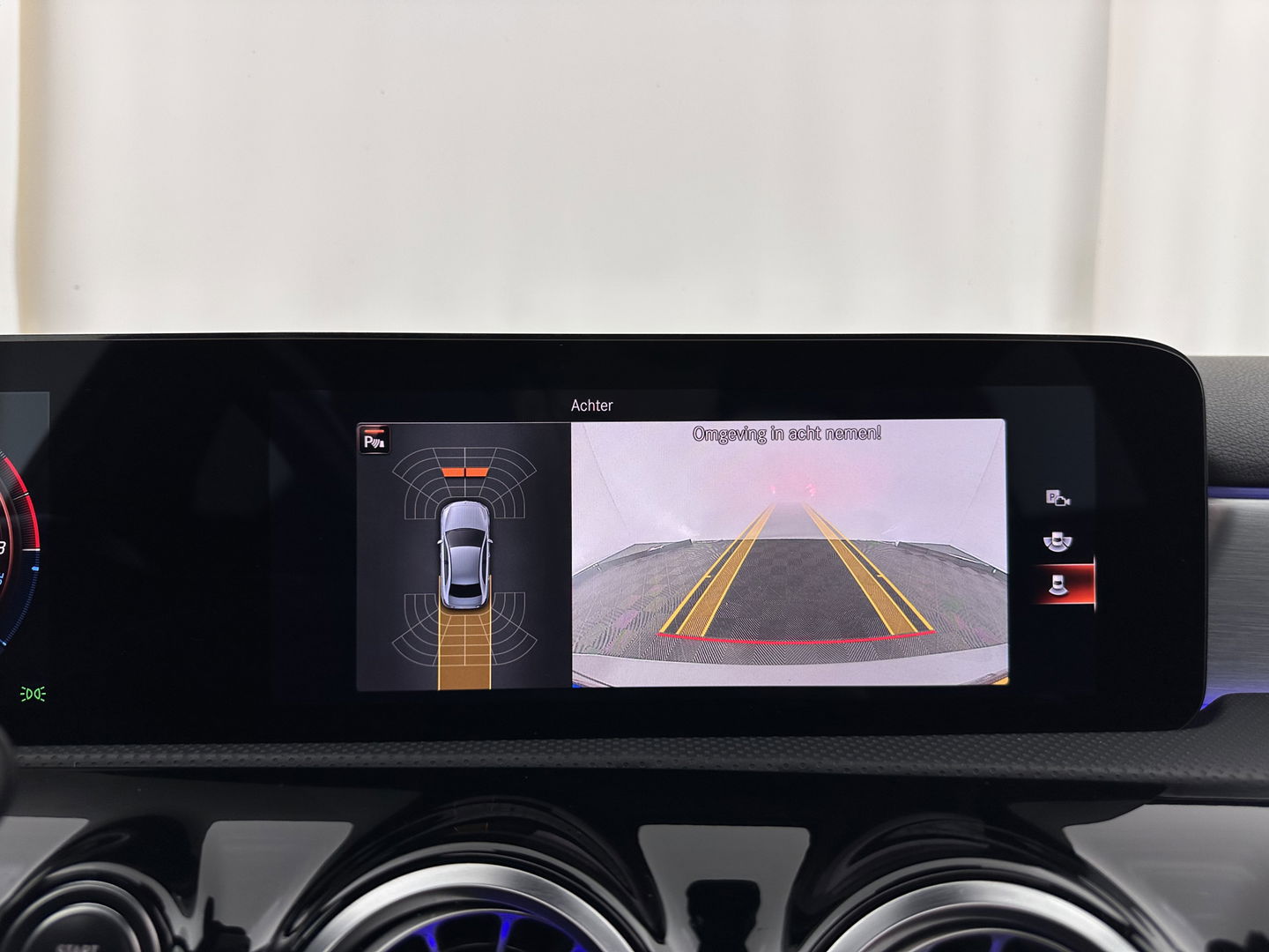 Mercedes-Benz A-Klasse 250 e AMG Limited Business Solution (Plug-in) (INCL-BTW) *PANO | LEATHER-MICROFIBRE | FULL-LED | AMBIENTLIGHT | HEATED-SPORTSEATS | WIDESCREEN-DIGICOCKPIT | DAB+ | NAVI-FULLMAP | CAMERA | PRIVACYGLASS | LANE-ASSIST | DYNAMIC-SELECT | 18'