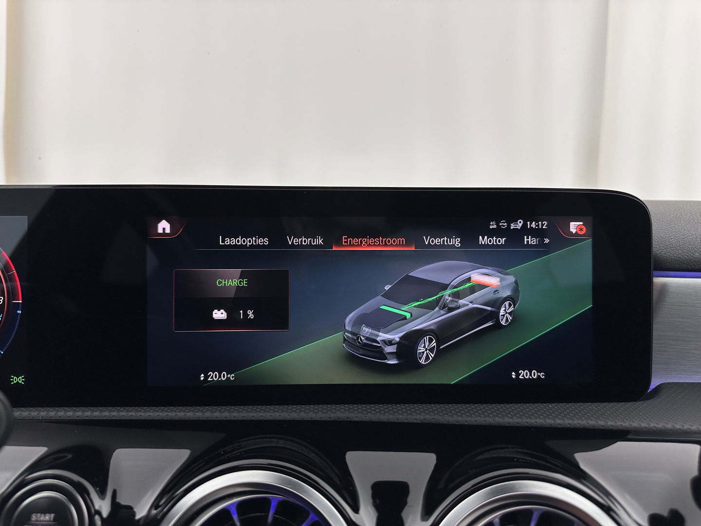 Mercedes-Benz A-Klasse 250 e AMG Limited Business Solution (Plug-in) (INCL-BTW) *PANO | LEATHER-MICROFIBRE | FULL-LED | AMBIENTLIGHT | HEATED-SPORTSEATS | WIDESCREEN-DIGICOCKPIT | DAB+ | NAVI-FULLMAP | CAMERA | PRIVACYGLASS | LANE-ASSIST | DYNAMIC-SELECT | 18'