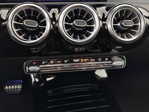 Mercedes-Benz A-Klasse 250 e AMG Limited Business Solution (Plug-in) (INCL-BTW) *PANO | LEATHER-MICROFIBRE | FULL-LED | AMBIENTLIGHT | HEATED-SPORTSEATS | WIDESCREEN-DIGICOCKPIT | DAB+ | NAVI-FULLMAP | CAMERA | PRIVACYGLASS | LANE-ASSIST | DYNAMIC-SELECT | 18'