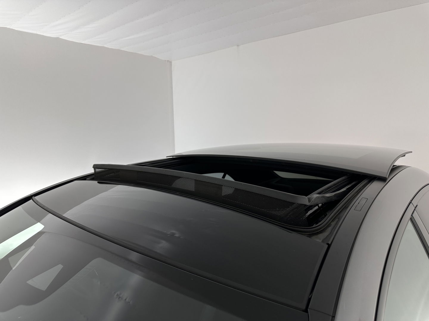 Mercedes-Benz A-Klasse 250 e AMG Limited Business Solution (Plug-in) (INCL-BTW) *PANO | LEATHER-MICROFIBRE | FULL-LED | AMBIENTLIGHT | HEATED-SPORTSEATS | WIDESCREEN-DIGICOCKPIT | DAB+ | NAVI-FULLMAP | CAMERA | PRIVACYGLASS | LANE-ASSIST | DYNAMIC-SELECT | 18'