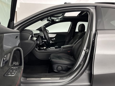 Mercedes-Benz A-Klasse 250 e AMG Limited Business Solution (Plug-in) (INCL-BTW) *PANO | LEATHER-MICROFIBRE | FULL-LED | AMBIENTLIGHT | HEATED-SPORTSEATS | WIDESCREEN-DIGICOCKPIT | DAB+ | NAVI-FULLMAP | CAMERA | PRIVACYGLASS | LANE-ASSIST | DYNAMIC-SELECT | 18'
