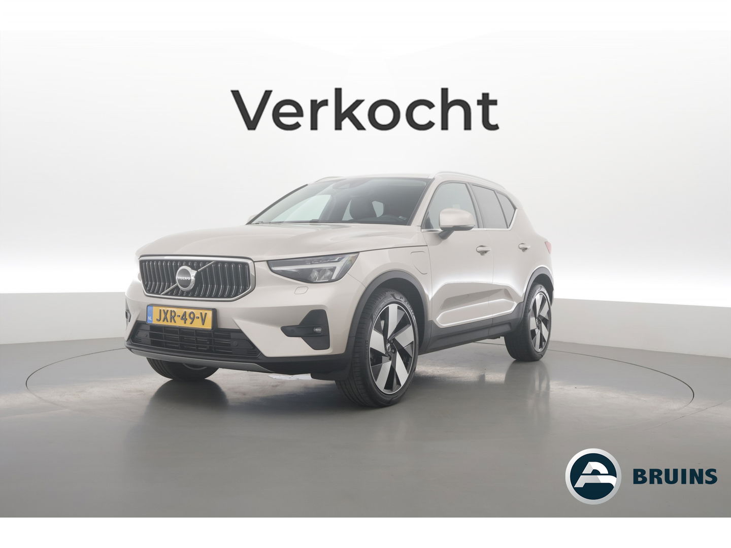 Volvo XC40 1.5 T5 Plug-in hybrid Plus Bright | Facelift | Trekhaak | Leer | Adap. Cruise | H&K Audio | Blis |