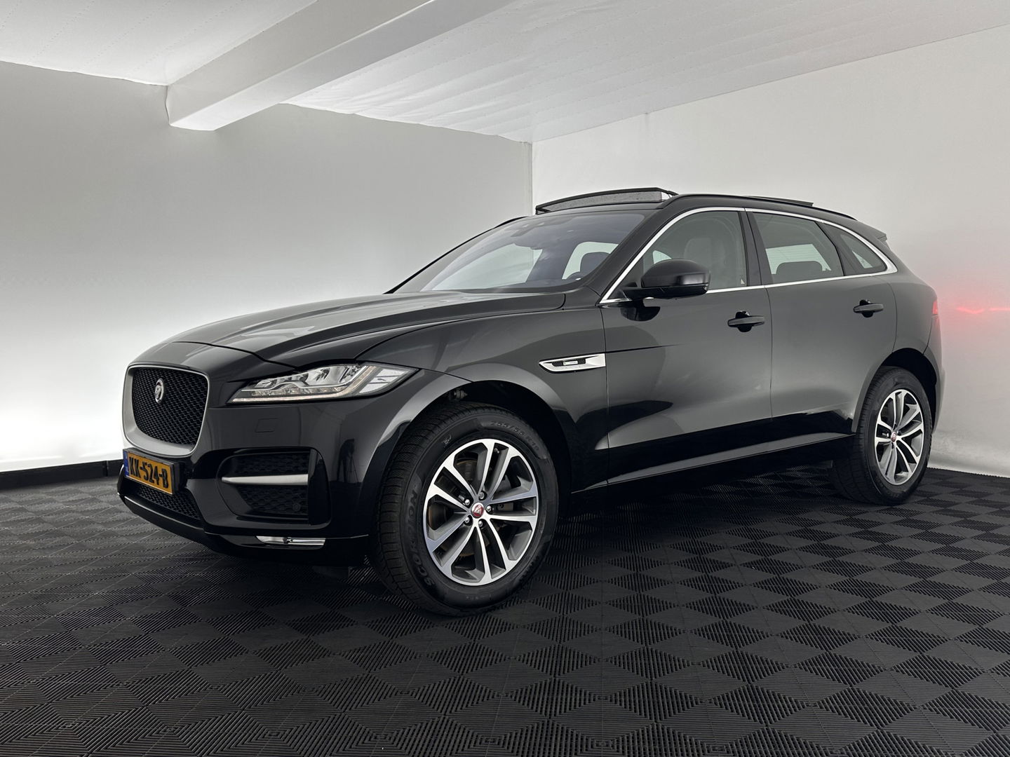 Jaguar F-Pace 3.0 S AWD R-Dynamic Aut *PANO | LEATHER | BLINDSPOT | FULL-LED | MERIDIAN-AUDIO | HEATED-SPORTSEATS | NAVI-FULLMAP | KEYLESS | CAMERA | CARPLAY | SHIFTPADDLES | PDC | LANE-ASSIST | MEMORY-PACK | DIGI-COCKPIT | .