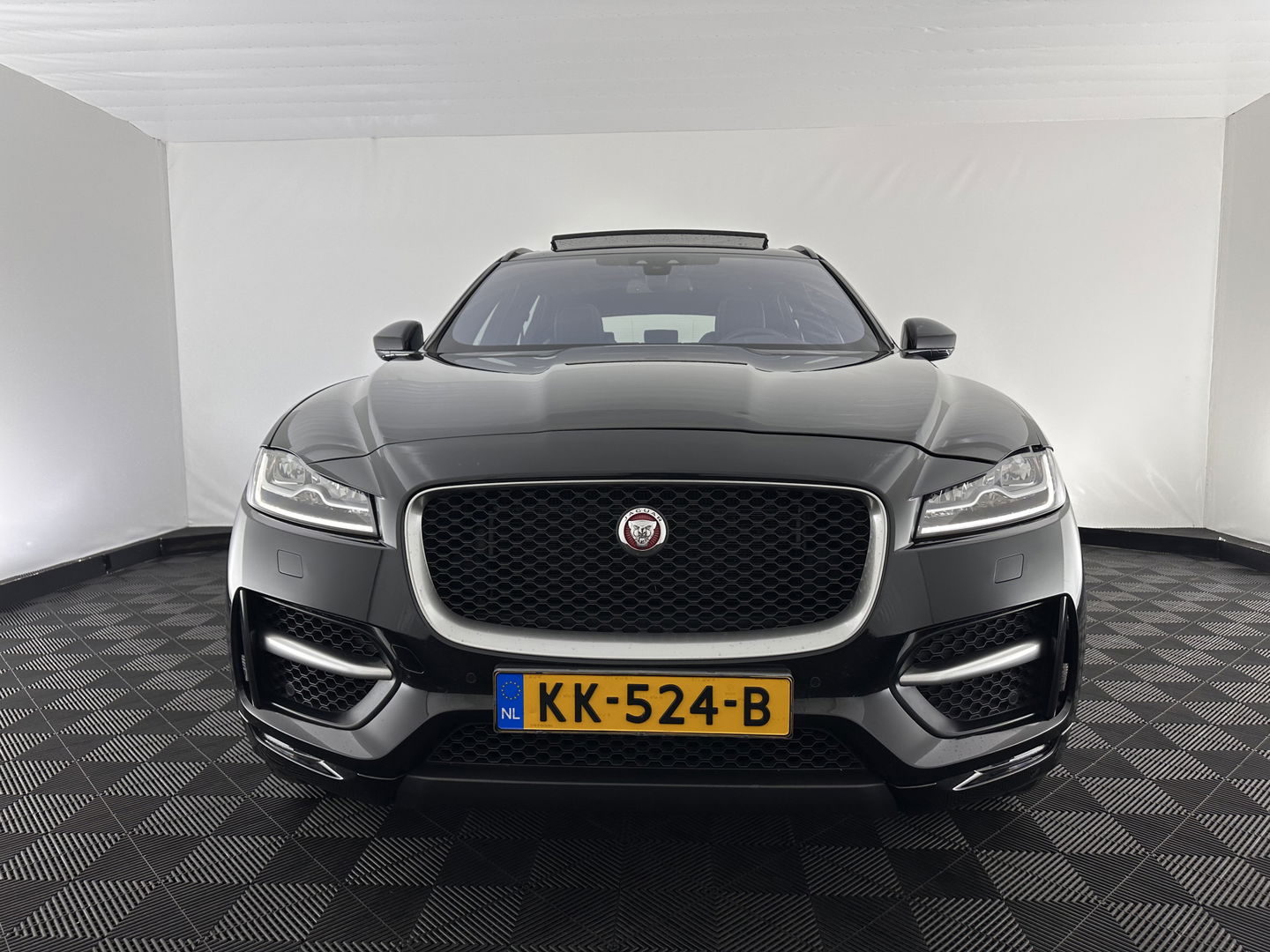 Jaguar F-Pace 3.0 S AWD R-Dynamic Aut *PANO | LEATHER | BLINDSPOT | FULL-LED | MERIDIAN-AUDIO | HEATED-SPORTSEATS | NAVI-FULLMAP | KEYLESS | CAMERA | CARPLAY | SHIFTPADDLES | PDC | LANE-ASSIST | MEMORY-PACK | DIGI-COCKPIT | .