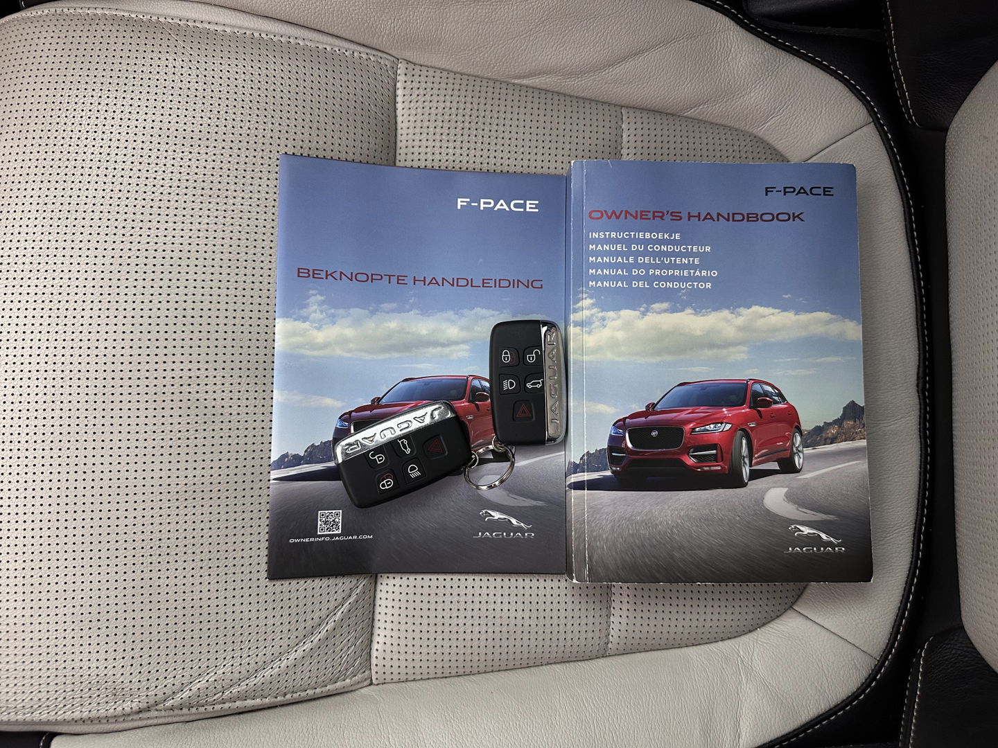 Jaguar F-Pace 3.0 S AWD R-Dynamic Aut *PANO | LEATHER | BLINDSPOT | FULL-LED | MERIDIAN-AUDIO | HEATED-SPORTSEATS | NAVI-FULLMAP | KEYLESS | CAMERA | CARPLAY | SHIFTPADDLES | PDC | LANE-ASSIST | MEMORY-PACK | DIGI-COCKPIT | .