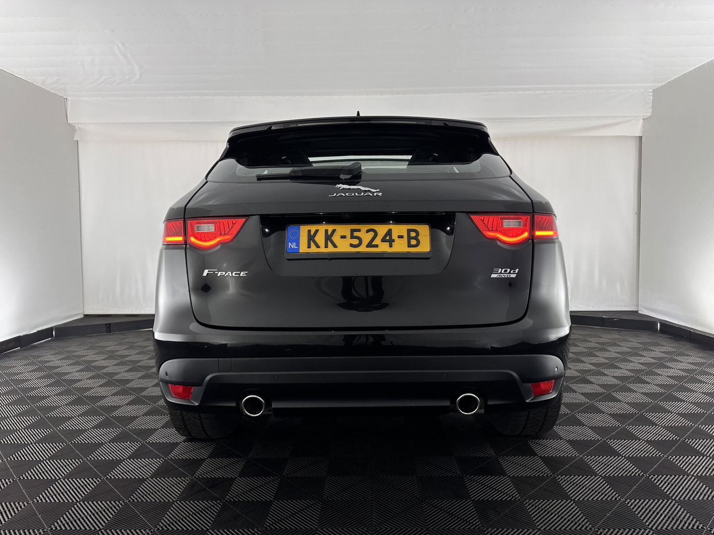 Jaguar F-Pace 3.0 S AWD R-Dynamic Aut *PANO | LEATHER | BLINDSPOT | FULL-LED | MERIDIAN-AUDIO | HEATED-SPORTSEATS | NAVI-FULLMAP | KEYLESS | CAMERA | CARPLAY | SHIFTPADDLES | PDC | LANE-ASSIST | MEMORY-PACK | DIGI-COCKPIT | .