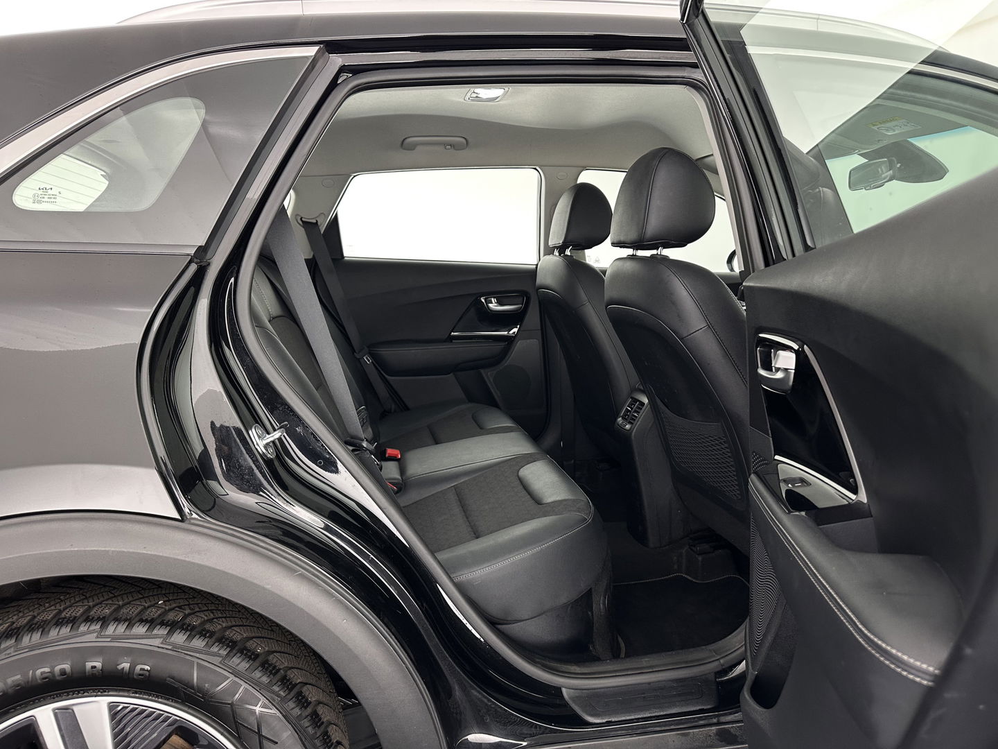 Kia Niro 1.6 GDi Hybrid Dynamic Line (INCL-BTW) Aut* LEATHER-FABRIC | NAVI-FULLMAP | CAMERA | DAB+ | KEYLESS | ECC | DIGI-COCKPIT | ADAPTIVE-CRUISE | HIFTPADDLES | LANE-ASSIST | PDC | 16''ALU*