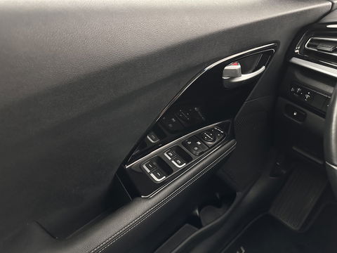 Kia Niro 1.6 GDi Hybrid Dynamic Line (INCL-BTW) Aut* LEATHER-FABRIC | NAVI-FULLMAP | CAMERA | DAB+ | KEYLESS | ECC | DIGI-COCKPIT | ADAPTIVE-CRUISE | HIFTPADDLES | LANE-ASSIST | PDC | 16''ALU*