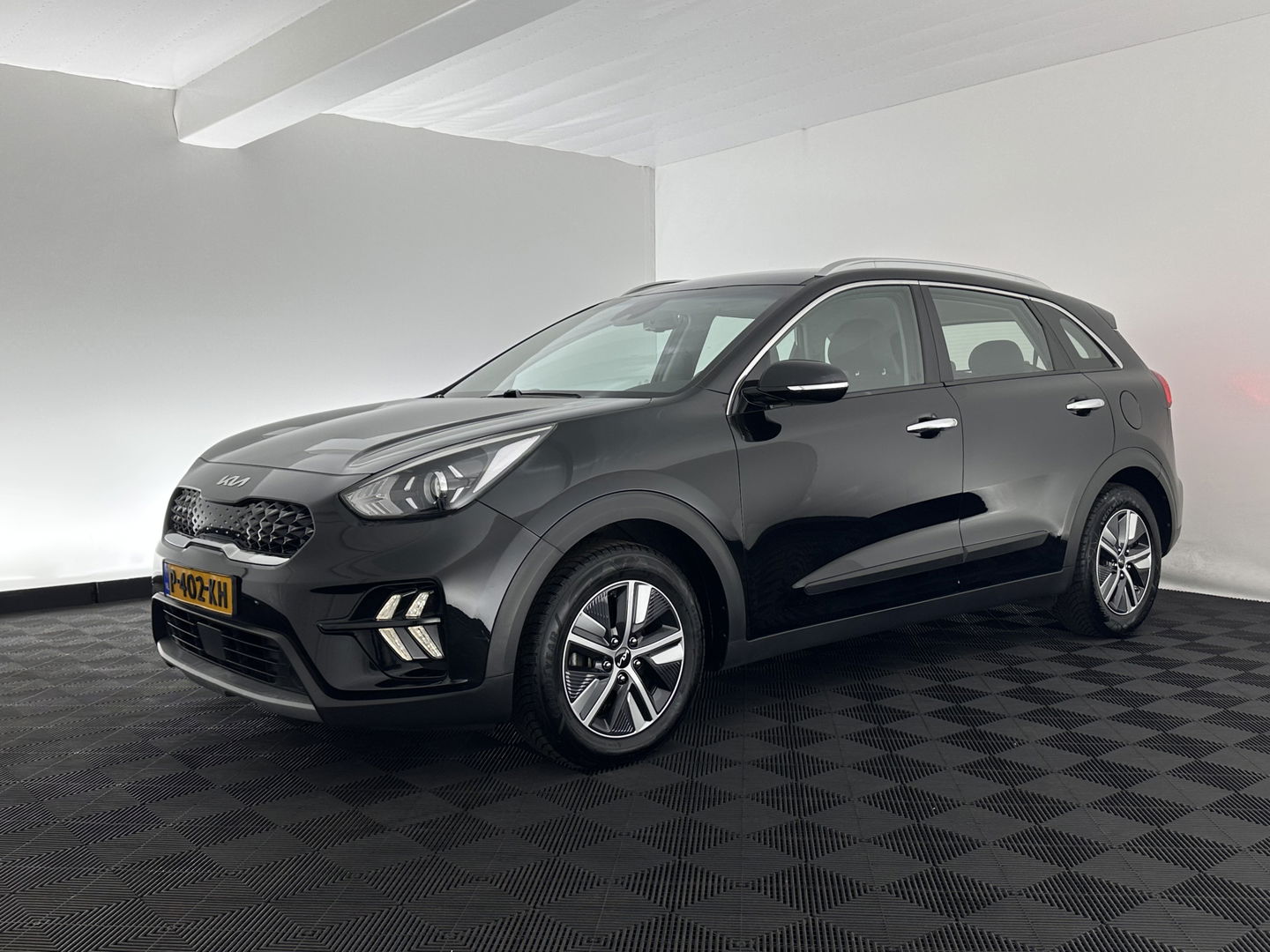 Kia Niro 1.6 GDi Hybrid Dynamic Line (INCL-BTW) Aut* LEATHER-FABRIC | NAVI-FULLMAP | CAMERA | DAB+ | KEYLESS | ECC | DIGI-COCKPIT | ADAPTIVE-CRUISE | HIFTPADDLES | LANE-ASSIST | PDC | 16''ALU*