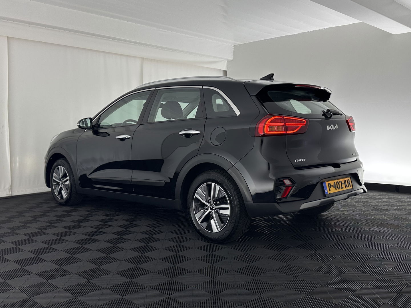 Kia Niro 1.6 GDi Hybrid Dynamic Line (INCL-BTW) Aut* LEATHER-FABRIC | NAVI-FULLMAP | CAMERA | DAB+ | KEYLESS | ECC | DIGI-COCKPIT | ADAPTIVE-CRUISE | HIFTPADDLES | LANE-ASSIST | PDC | 16''ALU*