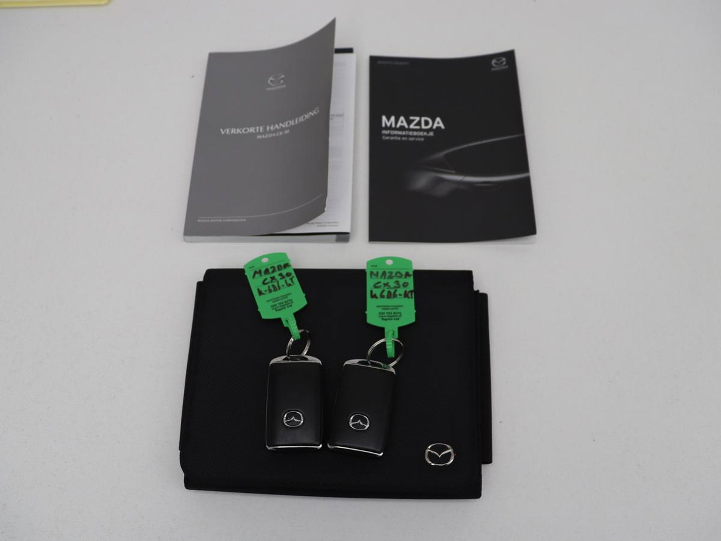 Mazda CX-30 2.0 e-SkyActiv-X M Hybrid Luxury | Leder | Stoelverwarming | Head-Up | Adaptive cruise | Camera | BOSE Sound | Carplay | Navigatie | Keyless | Full LED | Memory | Parkeerhulp