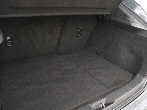 Mazda CX-30 2.0 e-SkyActiv-X M Hybrid Luxury | Leder | Stoelverwarming | Head-Up | Adaptive cruise | Camera | BOSE Sound | Carplay | Navigatie | Keyless | Full LED | Memory | Parkeerhulp