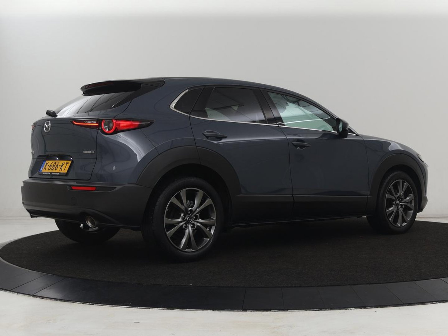 Mazda CX-30 2.0 e-SkyActiv-X M Hybrid Luxury | Leder | Stoelverwarming | Head-Up | Adaptive cruise | Camera | BOSE Sound | Carplay | Navigatie | Keyless | Full LED | Memory | Parkeerhulp