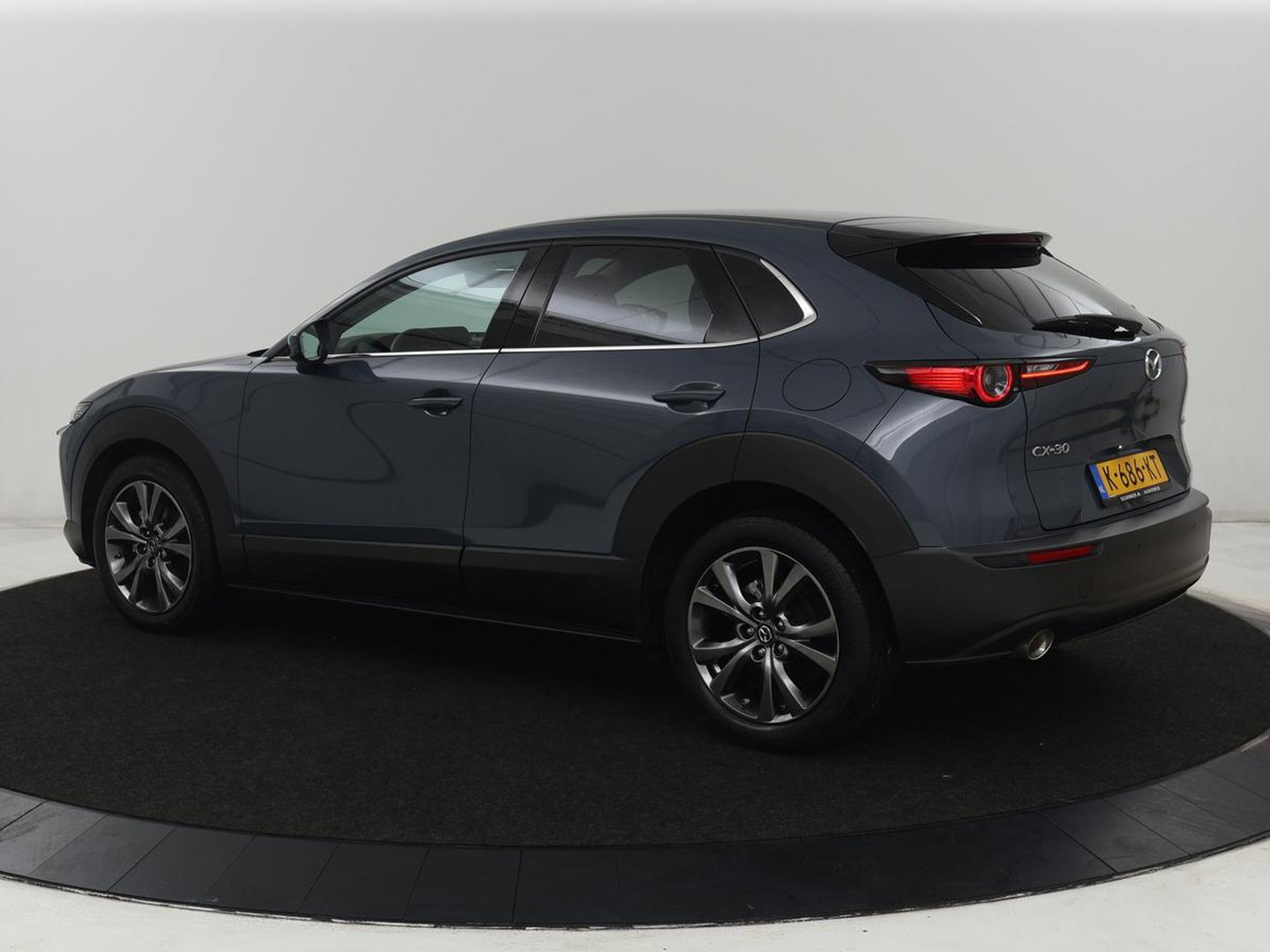 Mazda CX-30 2.0 e-SkyActiv-X M Hybrid Luxury | Leder | Stoelverwarming | Head-Up | Adaptive cruise | Camera | BOSE Sound | Carplay | Navigatie | Keyless | Full LED | Memory | Parkeerhulp