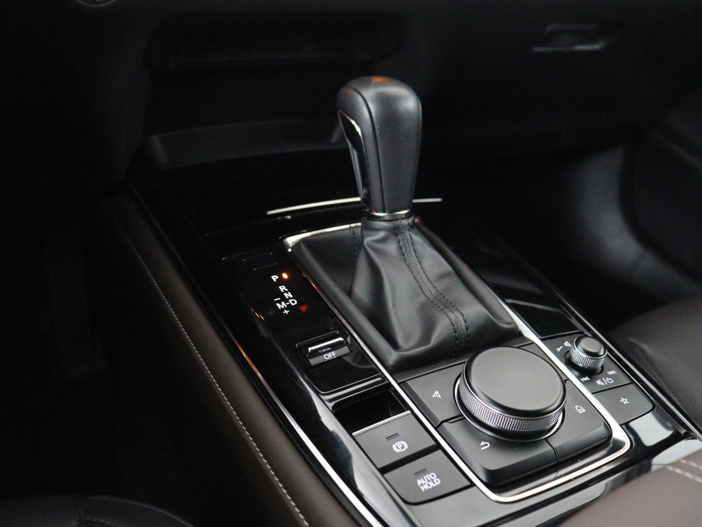 Mazda CX-30 2.0 e-SkyActiv-X M Hybrid Luxury | Leder | Stoelverwarming | Head-Up | Adaptive cruise | Camera | BOSE Sound | Carplay | Navigatie | Keyless | Full LED | Memory | Parkeerhulp