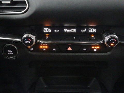 Mazda CX-30 2.0 e-SkyActiv-X M Hybrid Luxury | Leder | Stoelverwarming | Head-Up | Adaptive cruise | Camera | BOSE Sound | Carplay | Navigatie | Keyless | Full LED | Memory | Parkeerhulp