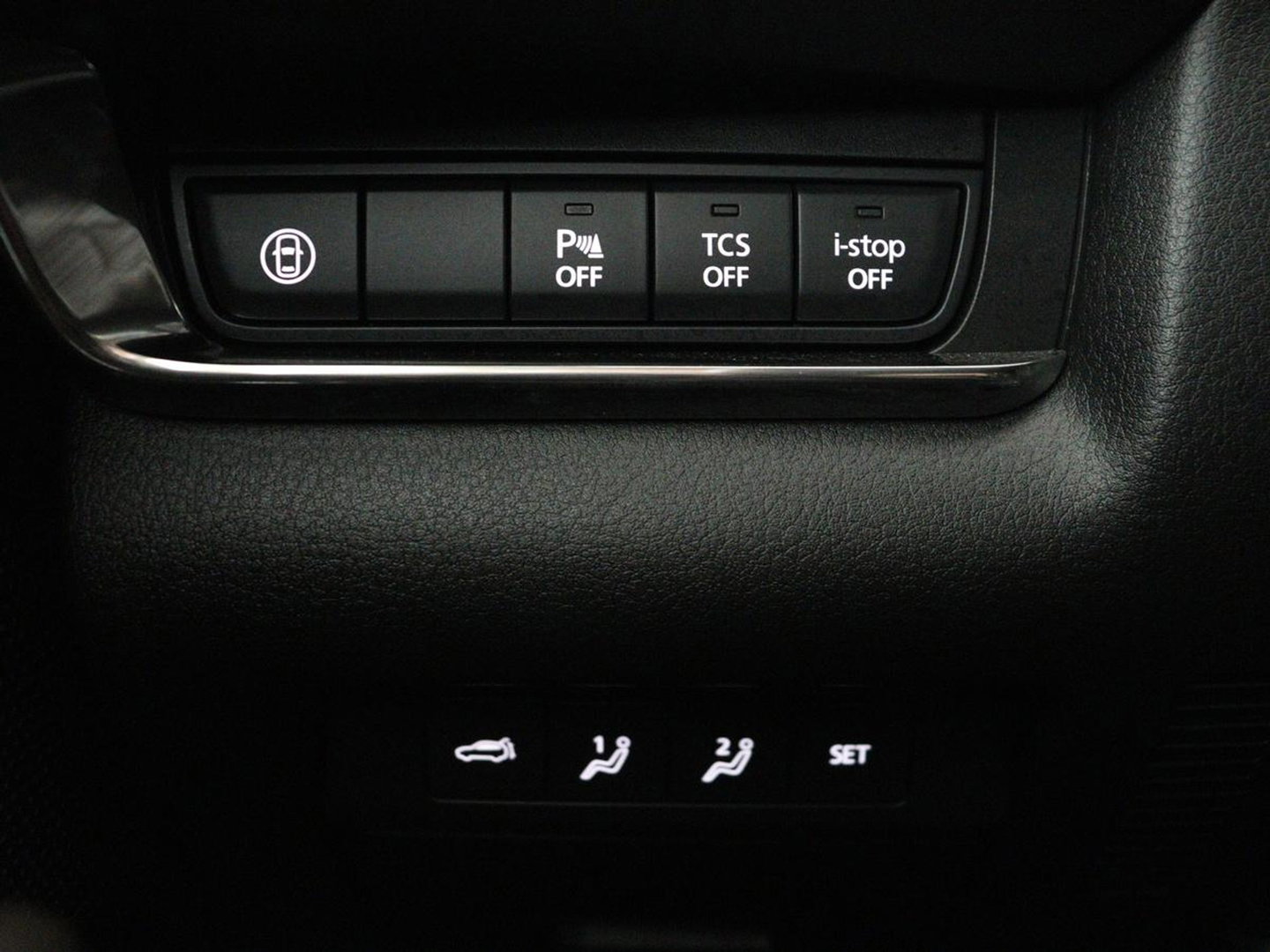 Mazda CX-30 2.0 e-SkyActiv-X M Hybrid Luxury | Leder | Stoelverwarming | Head-Up | Adaptive cruise | Camera | BOSE Sound | Carplay | Navigatie | Keyless | Full LED | Memory | Parkeerhulp